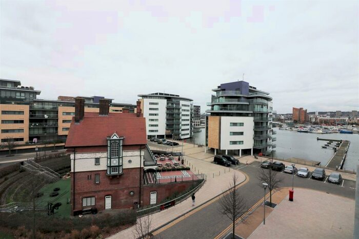 2 Bedroom Apartment To Rent In Drift Court, Galleons Reach, E14
