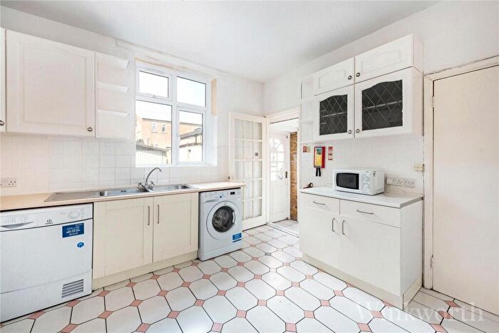 4 Bedroom Terraced House To Rent In Trundleys Road, London, SE8