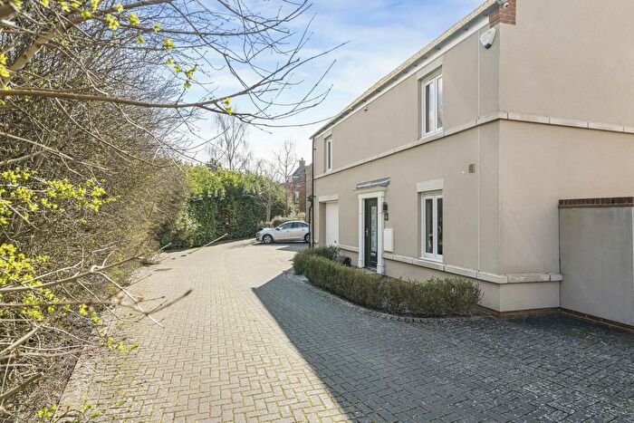 4 Bedroom Detached House For Sale In Kempton Close, Bicester, OX26