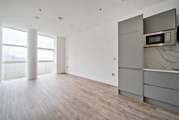 1 Bedroom Property To Rent In Waterfront, Fleet, GU51