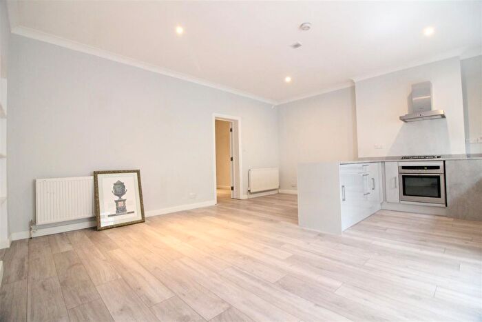 1 Bedroom Flat To Rent In Eccleston Square, London, SW1V