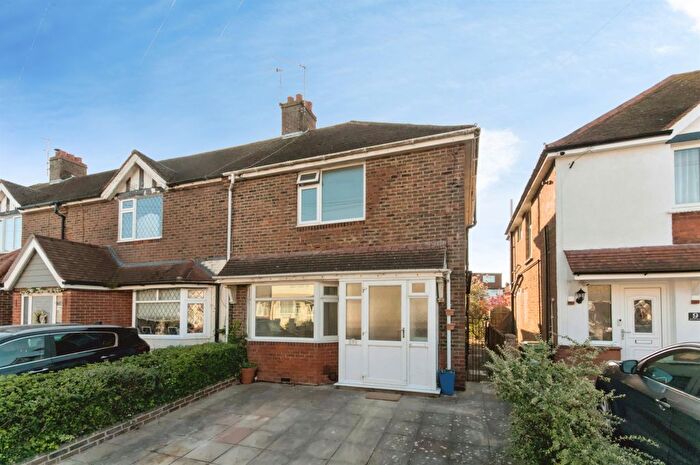 4 Bedroom End Of Terrace House For Sale In Queens Road, Eastbourne, BN23