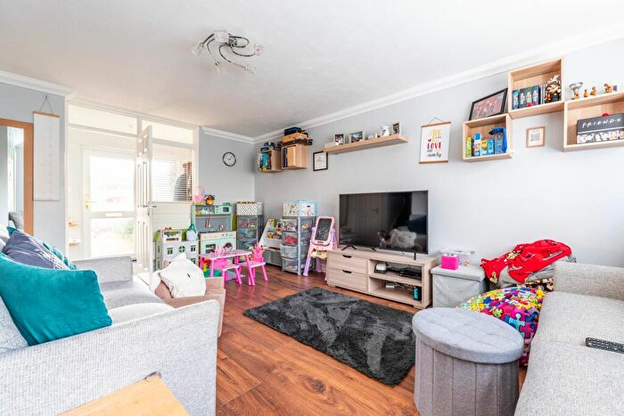 3 Bedroom End Of Terrace House For Sale In Hopton Gardens, Hopton, NR31