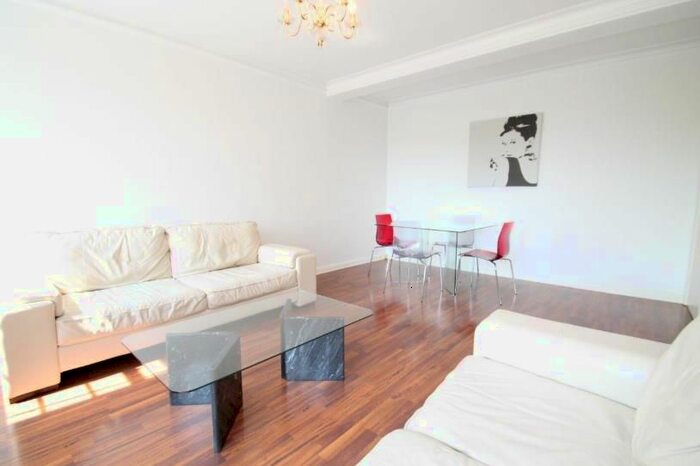 2 Bedroom Flat For Sale In St Johns Court, Finchley Road, NW3