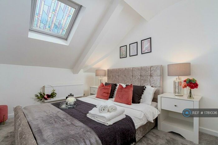 2 Bedroom Flat To Rent In Stacey Road, Cardiff, CF24