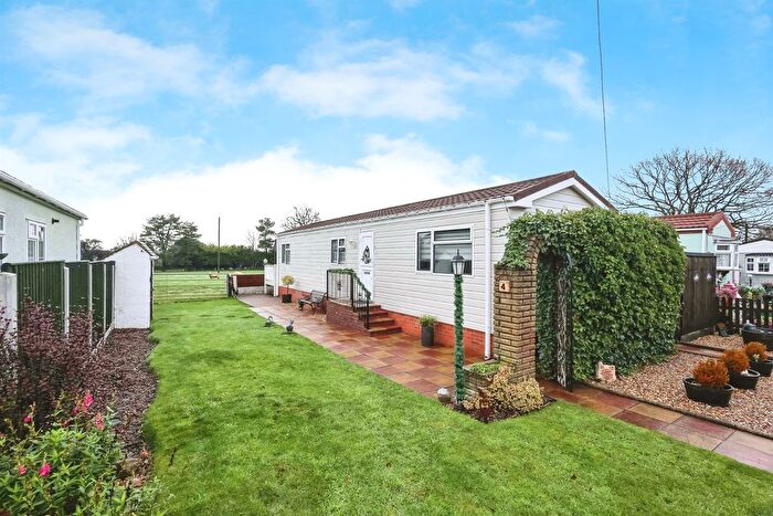 2 Bedroom Park Home For Sale In Bromsgrove Road, Hunnington, Halesowen, B62