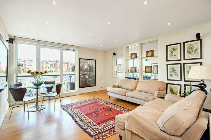 2 Bedroom Flat For Sale In Molasses House, Clove Hitch Quay, SW11
