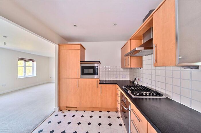 2 Bedroom Flat To Rent In Chartergate, Boltro Road, RH16