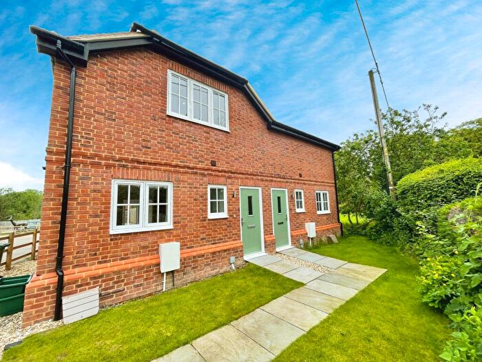 3 Bedroom Semi-Detached House For Sale In Tunworth Road, Mapledurwell, RG25