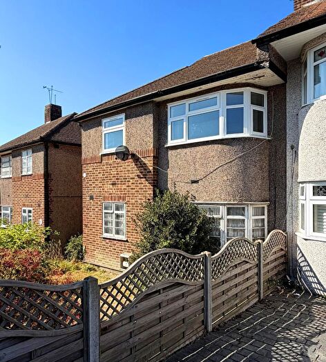 2 Bedroom Maisonette To Rent In Downbank Avenue, Barnehurst, Kent, DA7