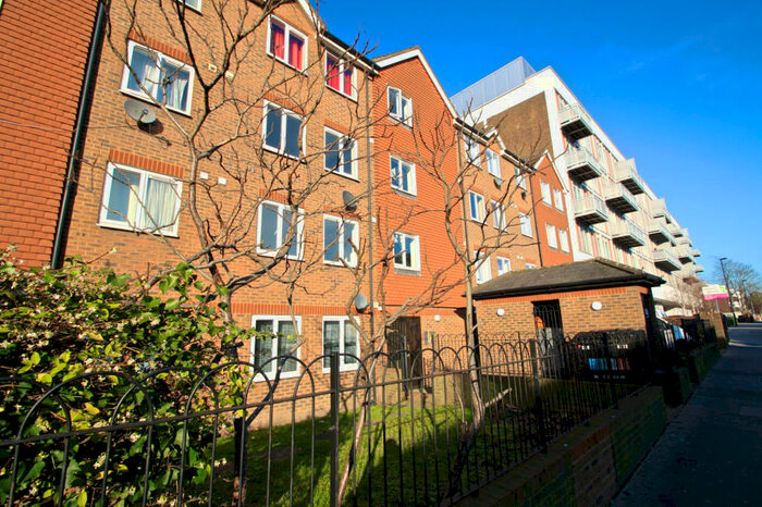 1 Bedroom Flat To Rent In Mayday Road, Thornton Heath, Surrey, CR7