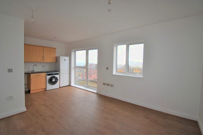 2 Bedroom Flat To Rent In Frances Street, London, SE18