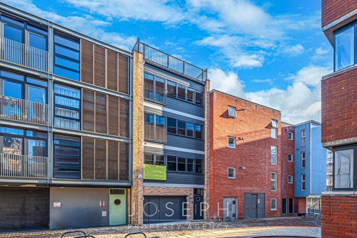 5 Bedroom Town House For Sale In Coytes Gardens, Ipswich, IP1