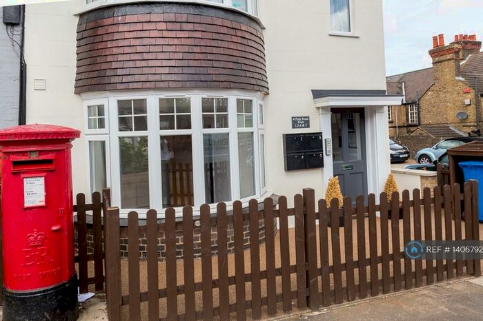 1 Bedroom Flat To Rent In Park Road, Sittingbourne, ME10
