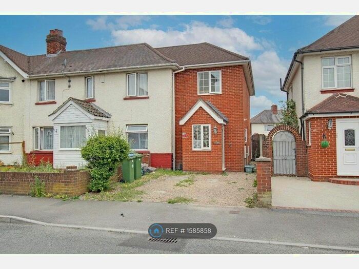 2 Bedroom End Of Terrace House To Rent In Rownhams Road, Southampton, SO16