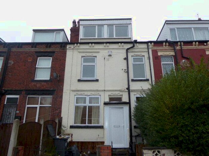 3 Bedroom Property To Rent In Trafford Grove, Harehills LS9