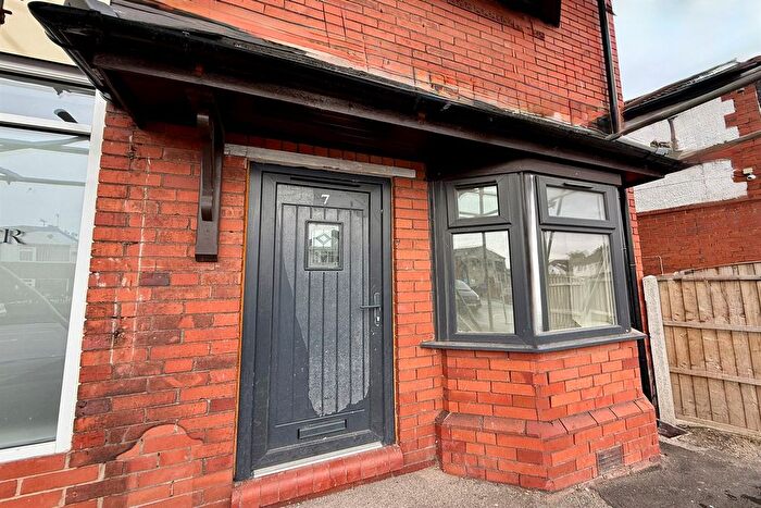 3 Bedroom Flat To Rent In Buckingham Road, Cheadle, SK8