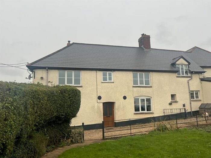 2 Bedroom Property To Rent In Seven Crosses, Tiverton, EX16