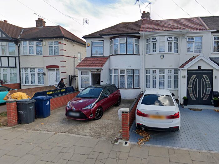 2 Bedroom End Of Terrace House To Rent In Devonshire Road, Southall, UB1