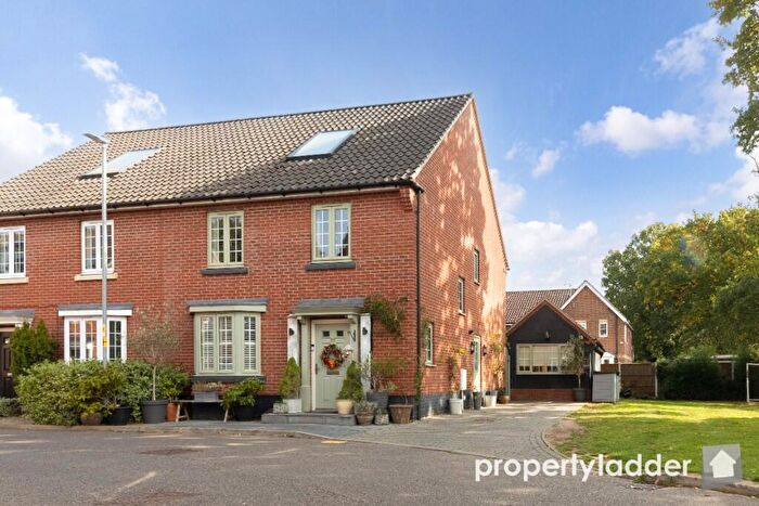 3 Bedroom Semi-Detached House For Sale In Dakota Drive, NR6