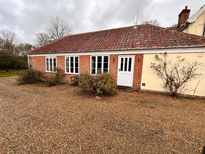 Studio To Rent In Stradbroke, IP21