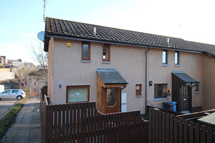 2 Bedroom End Of Terrace House To Rent In Balgayview Gardens, Dundee, DD3