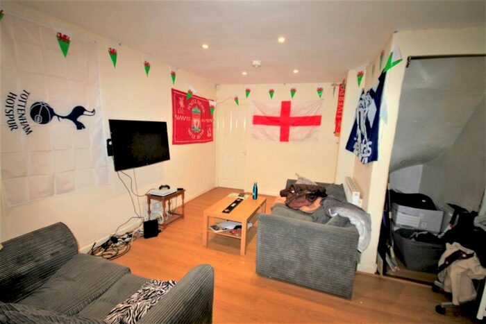 5 Bedroom Terraced House To Rent In Mayville Place, Headingley, Leeds, LS6