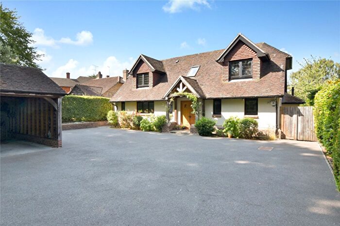 4 Bedroom Detached House For Sale In Chalk Lane, East Horsley, KT24