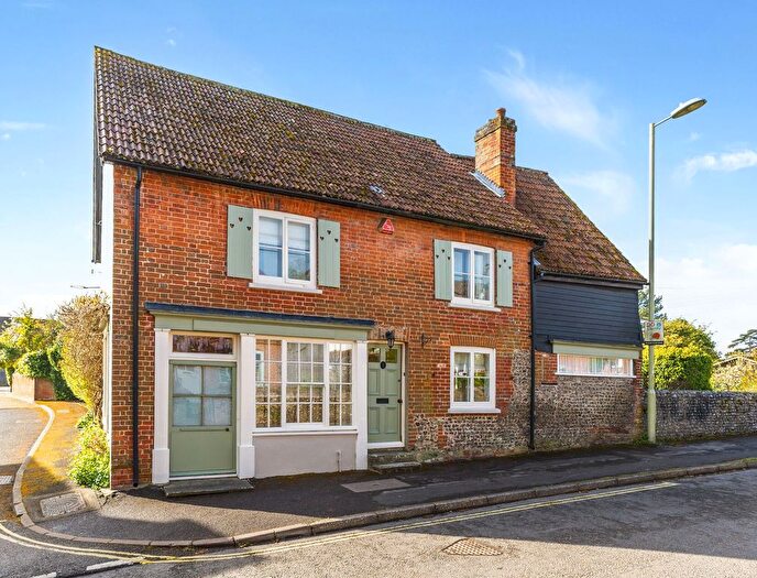4 Bedroom Detached House For Sale In London Road, Holybourne, GU34