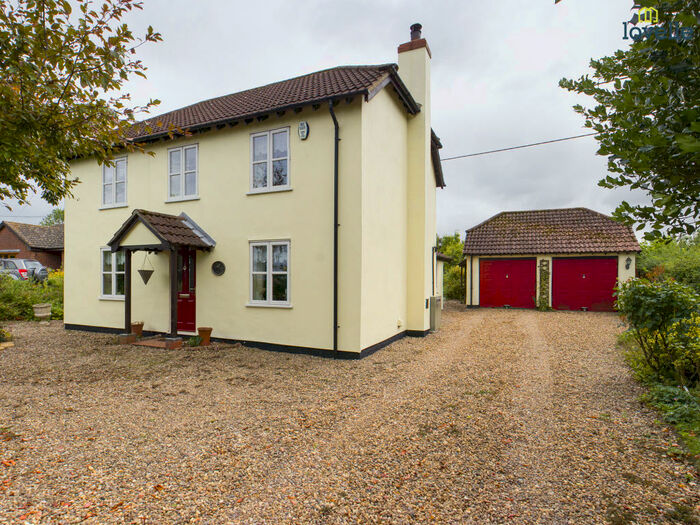 3 Bedroom Detached House For Sale In Sandstone Steadle, Kirkby Cum Osgodby, LN8