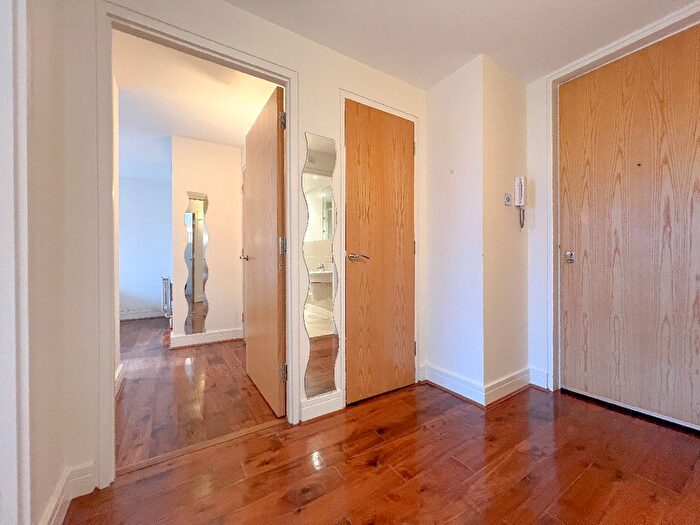 2 Bedroom Flat To Rent In Consort Rise House, Buckingham Palace Road, London, SW1W