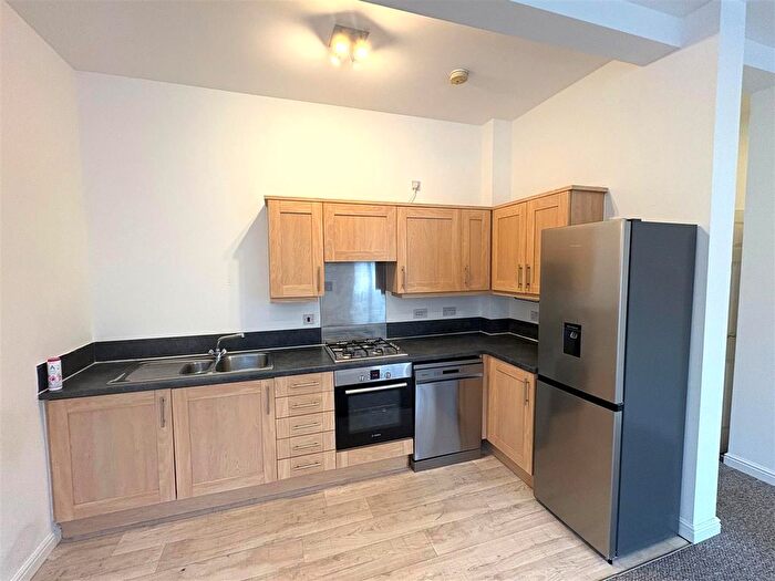 1 Bedroom Flat To Rent In Jesmond Square, Farsley, Pudsey, LS28