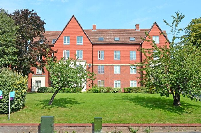 2 Bedroom Flat To Rent In Shelley House, Acomb Road, York, YO24