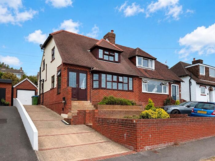3 Bedroom Semi-Detached House For Sale In Carlton Road, Portchester, PO16