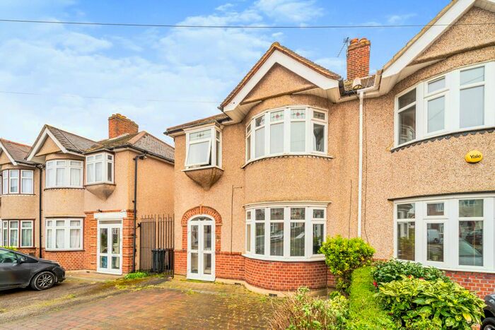 3 Bedroom Semi-Detached House To Rent In Syon Park Gardens, Isleworth, TW7