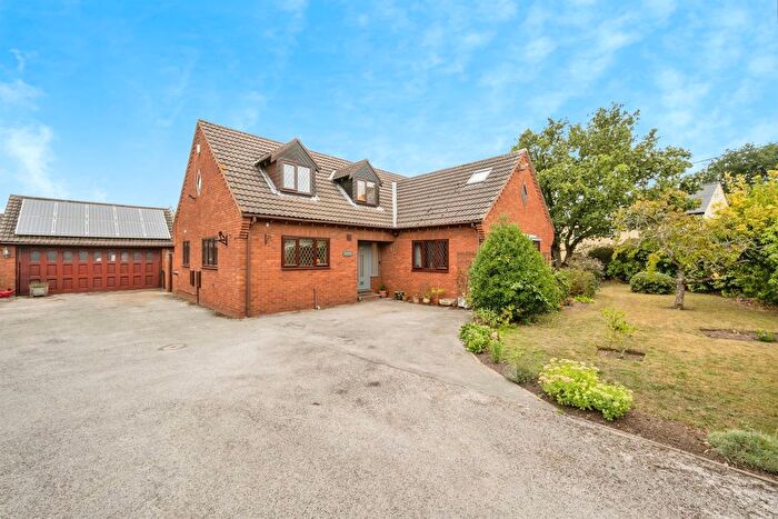 4 Bedroom Detached Bungalow For Sale In Park Lane, Blaxton, Doncaster, DN9