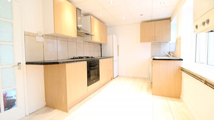 3 Bedroom Semi-Detached House To Rent In Cumberland Avenue, Farnham Royal, Slough, SL2