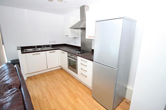 2 Bedroom Flat To Rent In Dun Street, Sheffield, Uk, S3