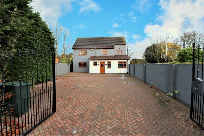 5 Bedroom Detached House To Rent In Aldermans Green Road, Coventry CV2