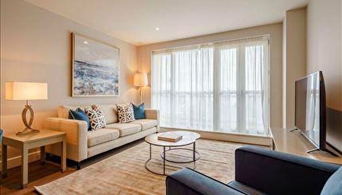 2 Bedroom Flat To Rent In Circus Apartments, Westferry Circus, London, E14