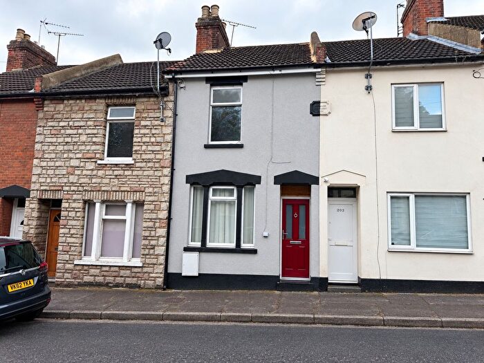 1 Bedroom Flat To Rent In Castle Road, Chatham, ME4