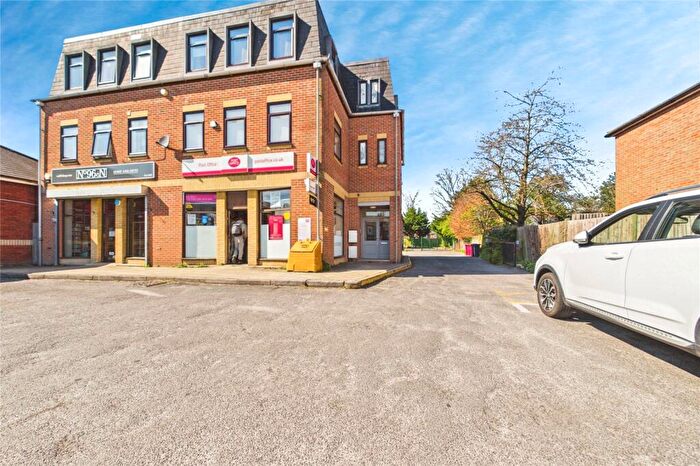 2 Bedroom Apartment For Sale In School Road, Tilehurst, Reading, Berkshire, RG31
