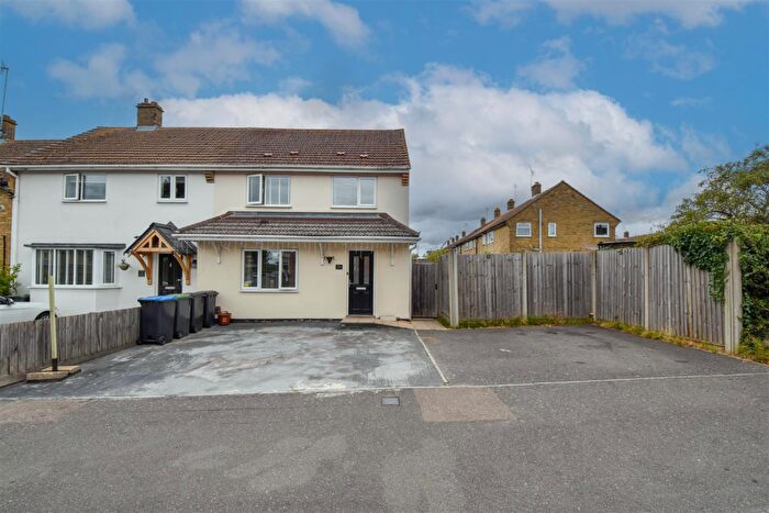 3 Bedroom End Of Terrace House For Sale In Cripsey Avenue, Ongar, CM5