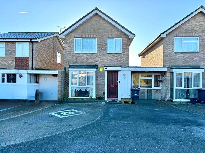 4 Bedroom Link Detached House To Rent In Beverley, Swindon, SN5