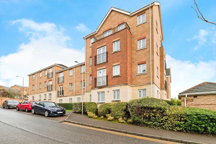 2 Bedroom Flat For Sale In Coniston Avenue, Purfleet-On-Thames, Essex, RM19