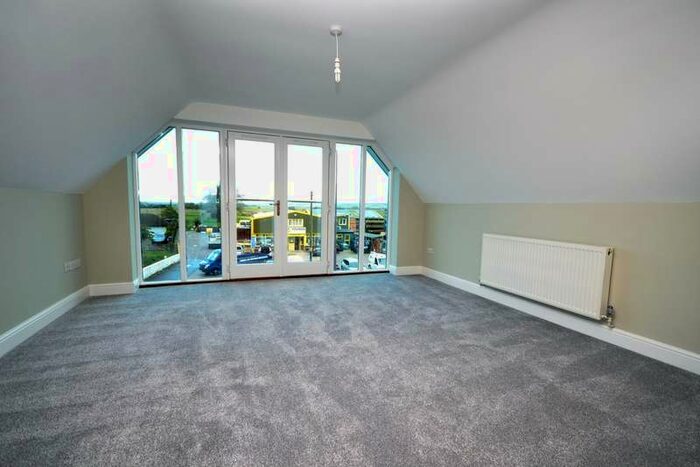5 Bedroom Detached House To Rent In Hythe Road, Dymchurch, TN29