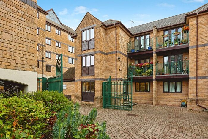 2 Bedroom Flat For Sale In Long Street, Sherborne, DT9