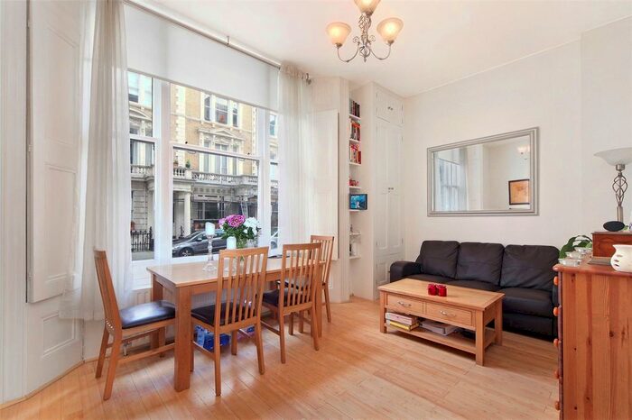 1 Bedroom Flat To Rent In Clanricarde Gardens, Bayswater, W2