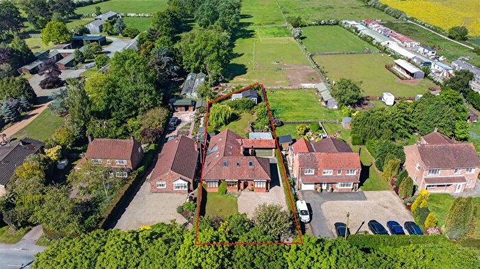 5 Bedroom Detached House For Sale In Easingwold Road, Huby, York, YO61