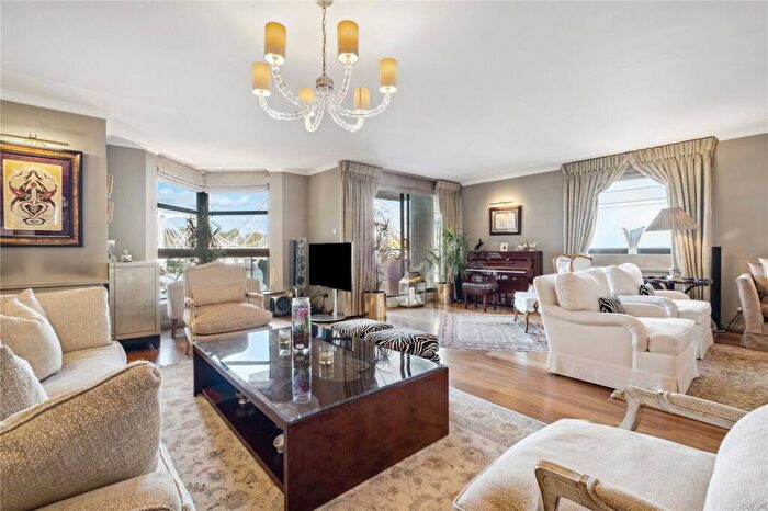 5 Bedroom Flat For Sale In Waterside Point, Anhalt Road, SW11